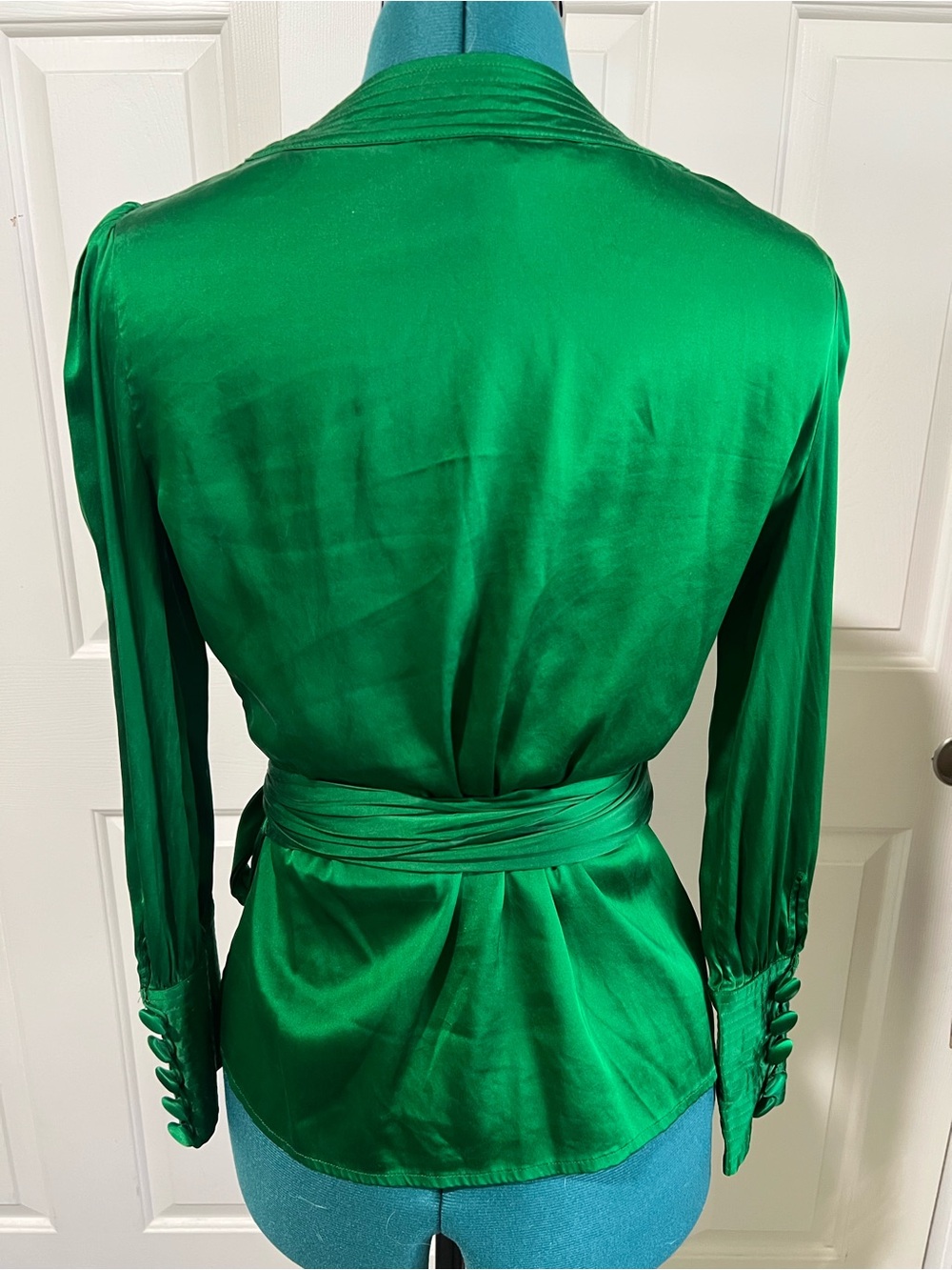 Diane Von Furstenberg Emerald Green Silk Wrap Blouse Sz Med - Picture 4 of 10